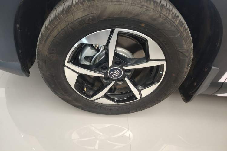 Used BYD Yuan UP 2025 Intelligent Driving Version 401 km Beyond-Range Edition Left Front Wheel Hub
