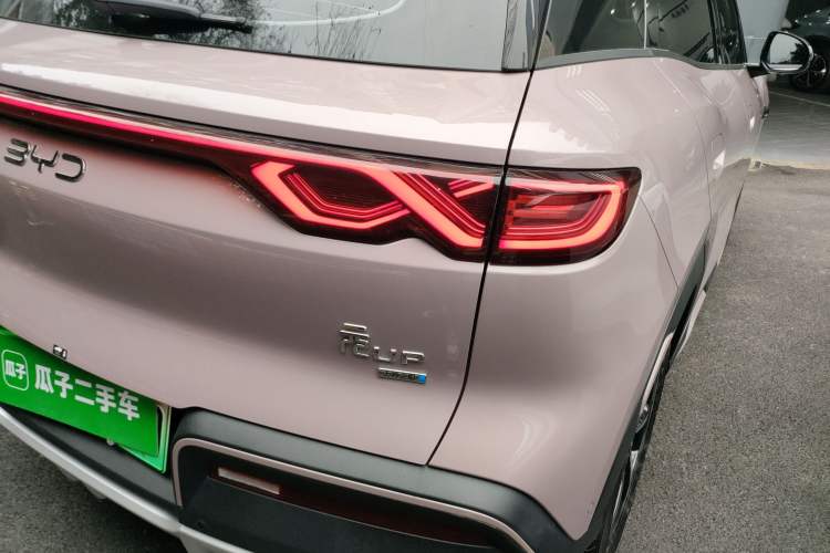 Used BYD Yuan UP 2025 Intelligent Driving Version 401 km Beyond-Range Edition Right Rear Taillight