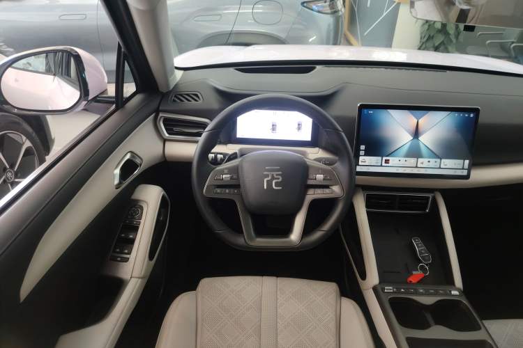 Used BYD Yuan UP 2025 Intelligent Driving Version 401 km Beyond-Range Edition Steering Wheel