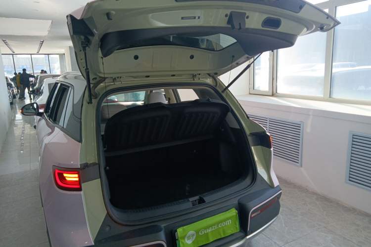 Used BYD Yuan UP 2025 Intelligent Driving Version 401 km Beyond-Range Edition Trunk