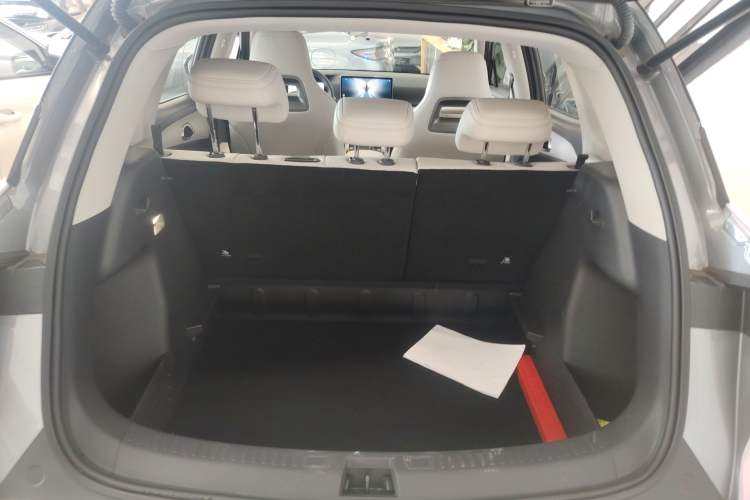 Used BYD Yuan UP 2025 Intelligent Driving Version 401 km Beyond-Range Edition Trunk