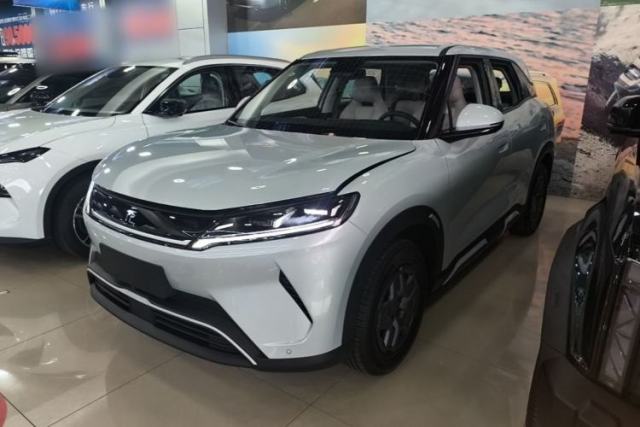 Used BYD Yuan UP 2025 Model 301KM Leading Version
