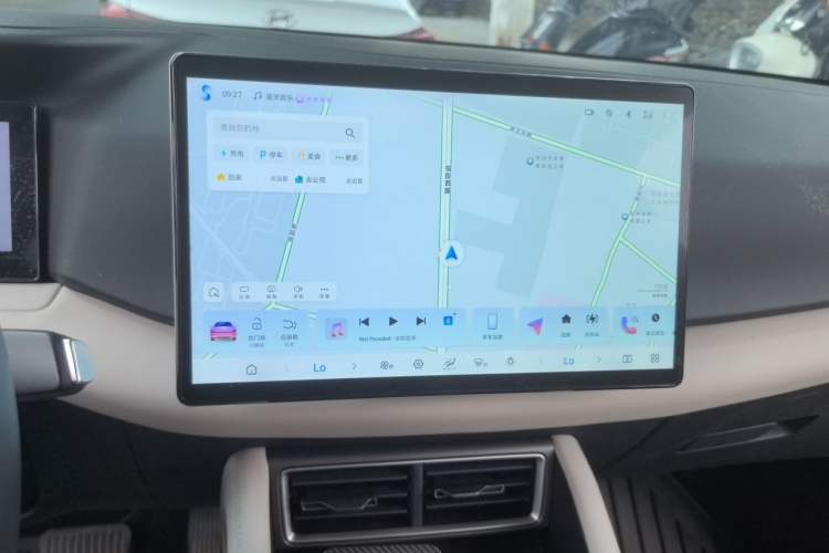 Used BYD Yuan UP 2025 Intelligent Driving Version 401 KM Dynamic Edition Audio And AC Panel