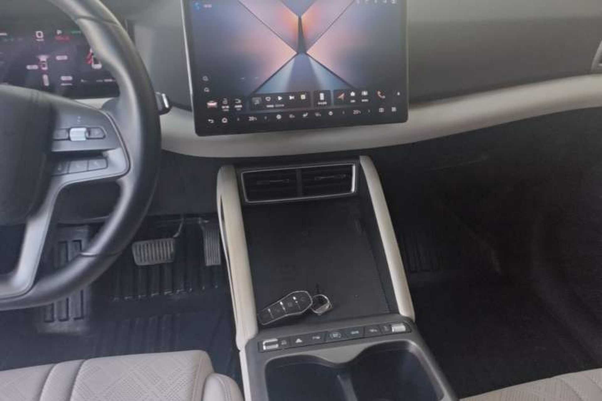 Used BYD Yuan UP 2025 Intelligent Driving Version 401 km Leading Edition Audio And AC Panel