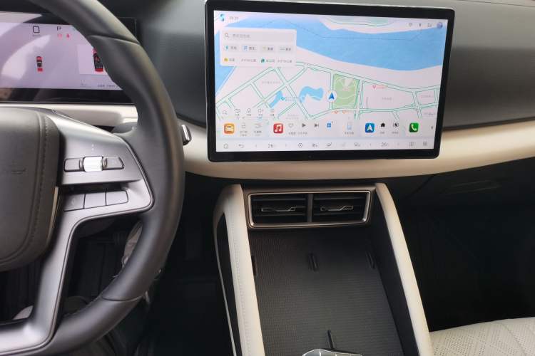 Used BYD Yuan UP 2025 Intelligent Driving Version 401 KM Dynamic Edition Audio And AC Panel