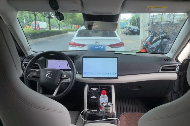 Used BYD Yuan UP 2025 Intelligent Driving Version 401 KM Dynamic Edition Center Console