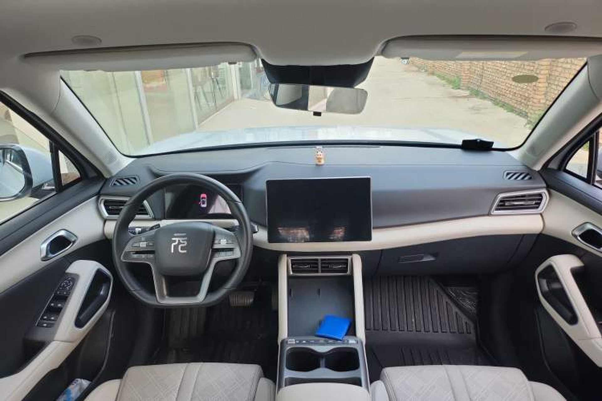 Used BYD Yuan UP 2025 Intelligent Driving Version 401 KM Dynamic Edition Center Console