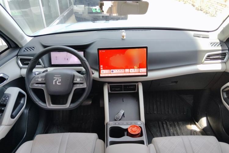 Used BYD Yuan UP 2025 Intelligent Driving Version 401 KM Dynamic Edition Center Console