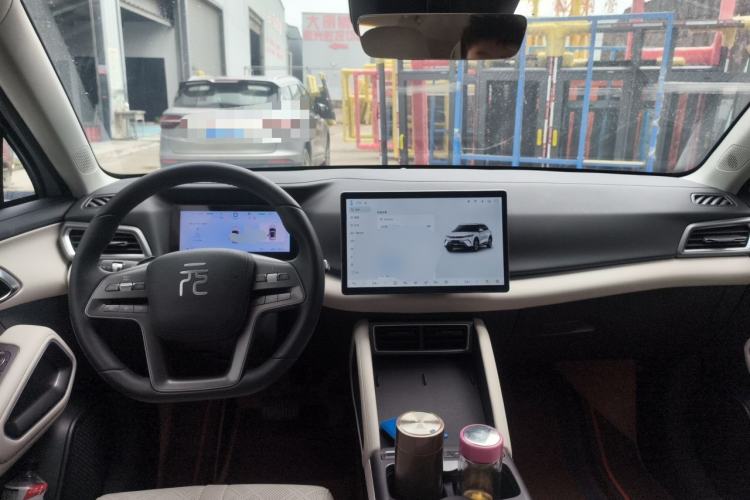 Used BYD Yuan UP 2025 Intelligent Driving Version 401 KM Dynamic Edition Center Console