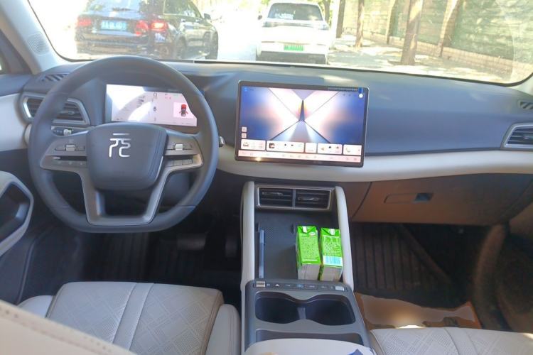 Used BYD Yuan UP 2025 Intelligent Driving Version 401 KM Dynamic Edition Center Console