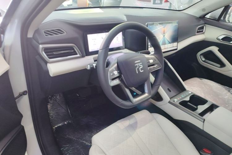 Used BYD Yuan UP 2025 Intelligent Driving Version 401 KM Dynamic Edition Center Console