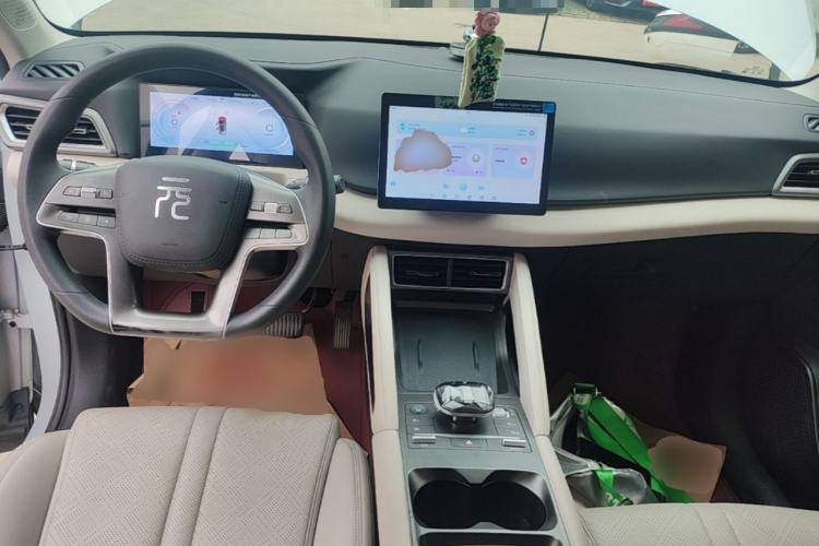 Used BYD Yuan UP 2025 Intelligent Driving Version 401 KM Dynamic Edition Center Console