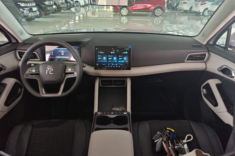 Used BYD Yuan UP 2025 Model 301KM Leading Version Center Console