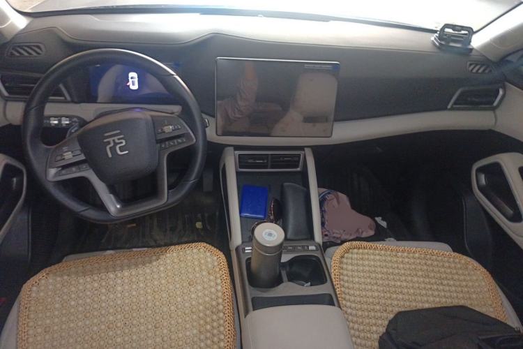 Used BYD Yuan UP 2025 Intelligent Driving Version 401 km Leading Edition Center Console