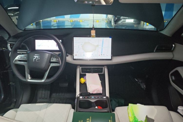 Used BYD Yuan UP 2025 Intelligent Driving Version 401 KM Dynamic Edition Center Console