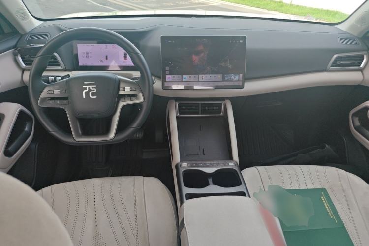 Used BYD Yuan UP 2025 Intelligent Driving Version 401 km Leading Edition Center Console