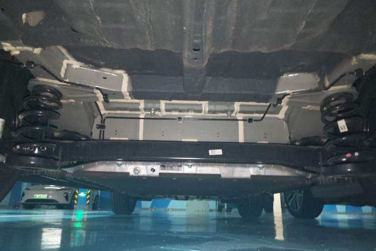 Used BYD Yuan UP 2025 Intelligent Driving Version 401 KM Dynamic Edition Chassis Rear