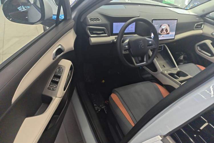 Used BYD Yuan UP 2025 Intelligent Driving Version 401 KM Dynamic Edition Driver Seat