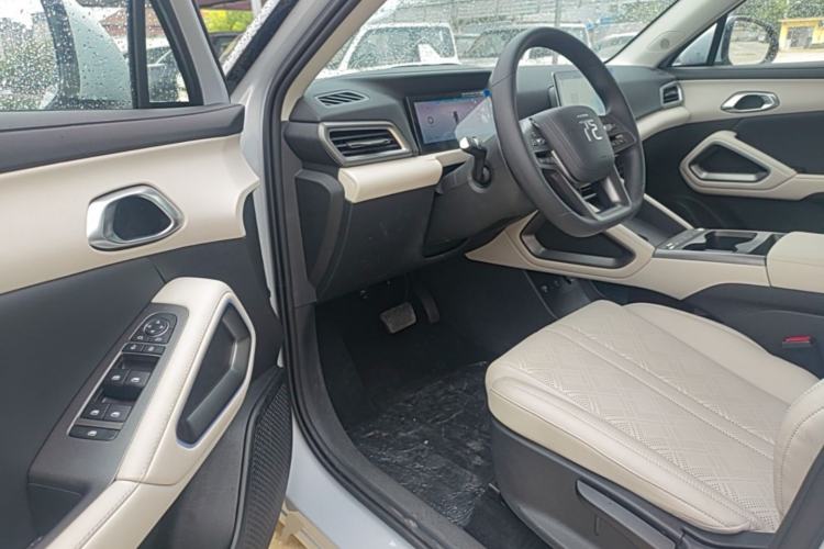 Used BYD Yuan UP 2025 Model 301KM Leading Version Driver Seat