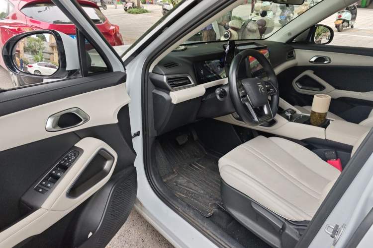 Used BYD Yuan UP 2025 Intelligent Driving Version 401 KM Dynamic Edition Driver Seat