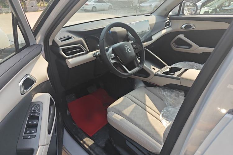 Used BYD Yuan UP 2025 Intelligent Driving Version 401 KM Dynamic Edition Driver Seat