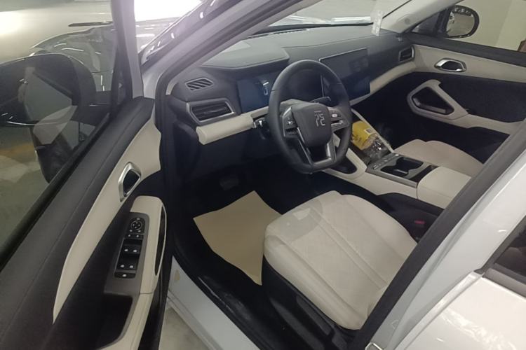 Used BYD Yuan UP 2025 Intelligent Driving Version 401 KM Dynamic Edition Driver Seat