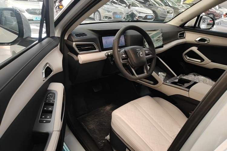 Used BYD Yuan UP 2025 Model 301KM Leading Version Driver Seat