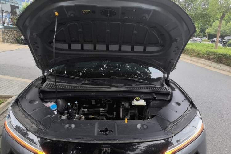 Used BYD Yuan UP 2025 Intelligent Driving Version 401 KM Dynamic Edition Engine Bay