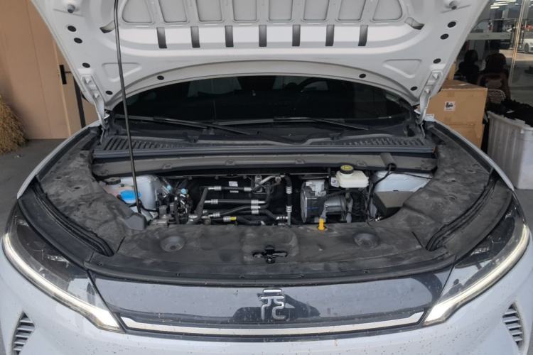 Used BYD Yuan UP 2025 Intelligent Driving Version 401 KM Dynamic Edition Engine Bay