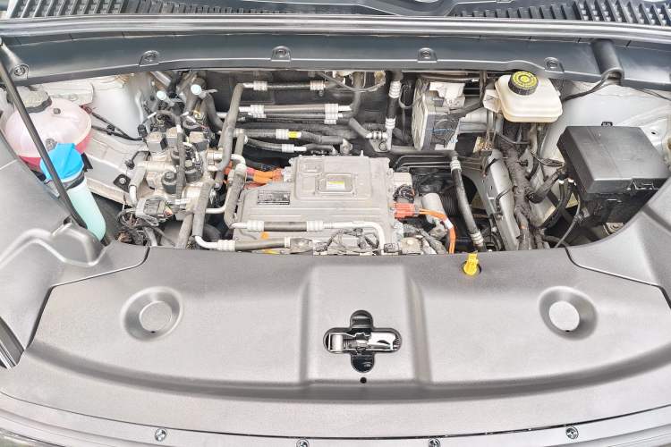 Used BYD Yuan UP 2025 Intelligent Driving Version 401 KM Dynamic Edition Engine Bay