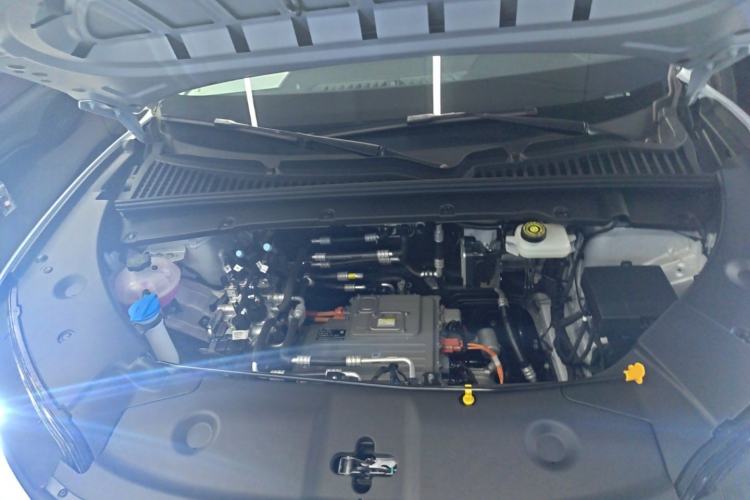 Used BYD Yuan UP 2025 Intelligent Driving Version 401 KM Dynamic Edition Engine Bay