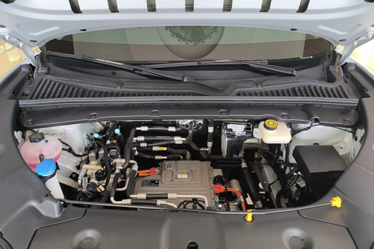 Used BYD Yuan UP 2025 Intelligent Driving Version 401 KM Dynamic Edition Engine Bay