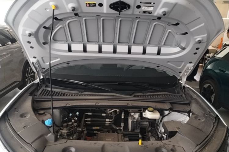Used BYD Yuan UP 2025 Intelligent Driving Version 401 KM Dynamic Edition Engine Bay