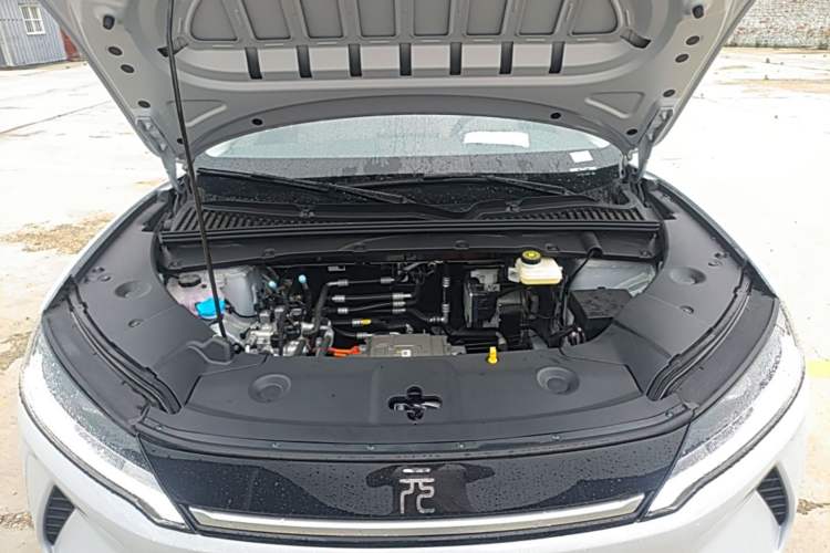 Used BYD Yuan UP 2025 Model 301KM Leading Version Engine Bay