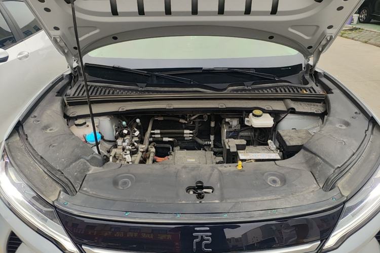 Used BYD Yuan UP 2025 Intelligent Driving Version 401 KM Dynamic Edition Engine Bay