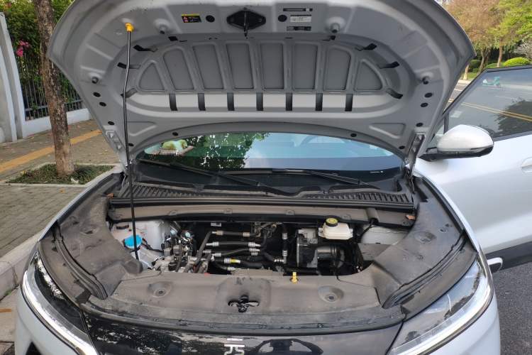 Used BYD Yuan UP 2025 Intelligent Driving Version 401 KM Dynamic Edition Engine Bay