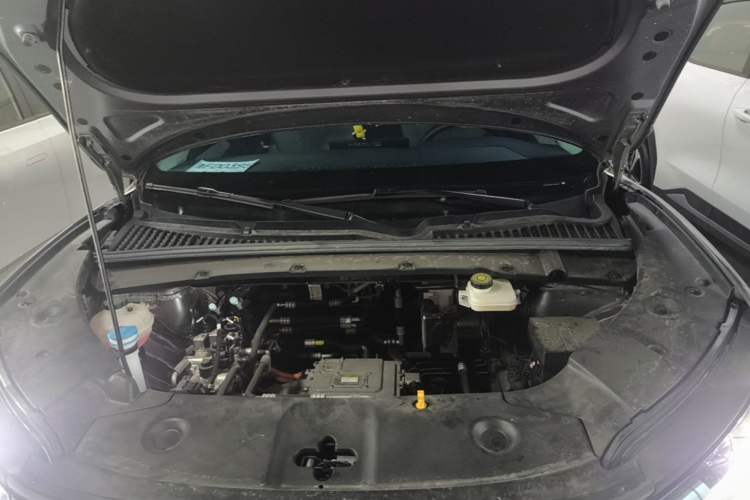 Used BYD Yuan UP 2025 Intelligent Driving Version 401 KM Dynamic Edition Engine Bay