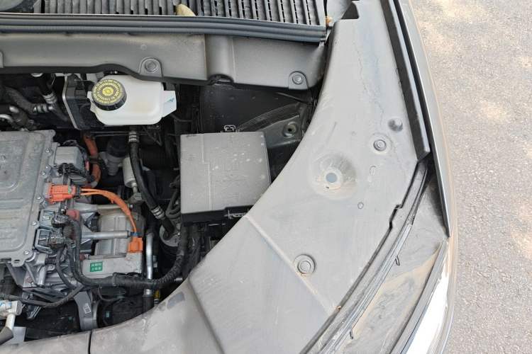 Used BYD Yuan UP 2025 Intelligent Driving Version 401 km Leading Edition Engine Bay Left