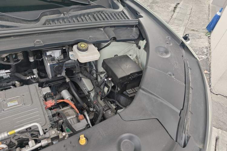 Used BYD Yuan UP 2025 Intelligent Driving Version 401 km Leading Edition Engine Bay Left