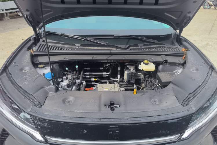 Used BYD Yuan UP 2025 Intelligent Driving Version 401 KM Dynamic Edition Engine Bay
