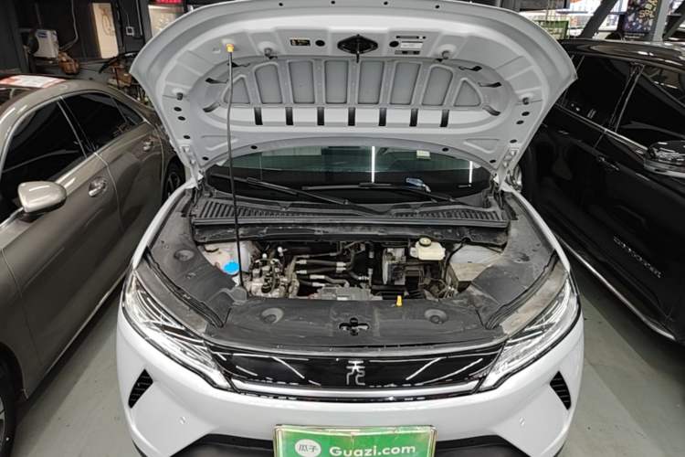 Used BYD Yuan UP 2025 Intelligent Driving Version 401 KM Dynamic Edition Engine Bay