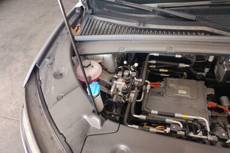 Used BYD Yuan UP 2025 Intelligent Driving Version 401 km Leading Edition Engine Bay Right