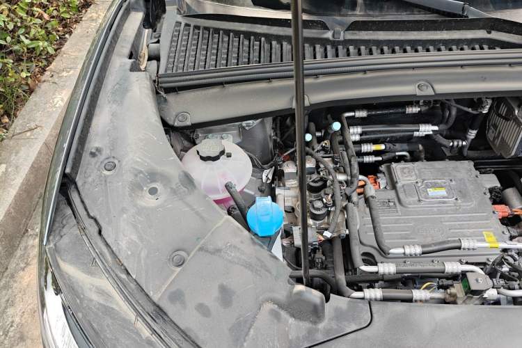 Used BYD Yuan UP 2025 Intelligent Driving Version 401 km Leading Edition Engine Bay Right