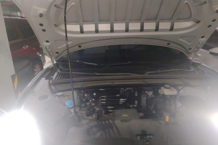 Used BYD Yuan UP 2025 Intelligent Driving Version 401 km Beyond-Range Edition Engine Bay Right