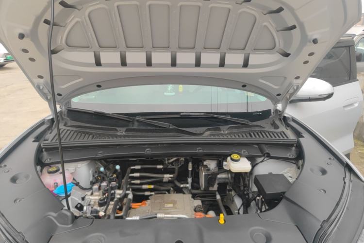 Used BYD Yuan UP 2025 Intelligent Driving Version 401 KM Dynamic Edition Engine Bay