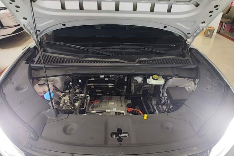 Used BYD Yuan UP 2025 Intelligent Driving Version 401 KM Dynamic Edition Engine Bay