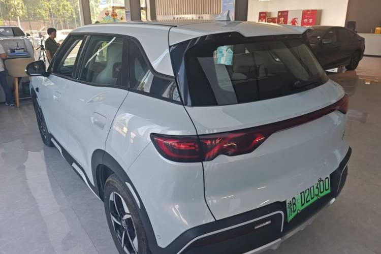 Used BYD Yuan UP 2025 Intelligent Driving Version 401 km Leading Edition Exterior 2