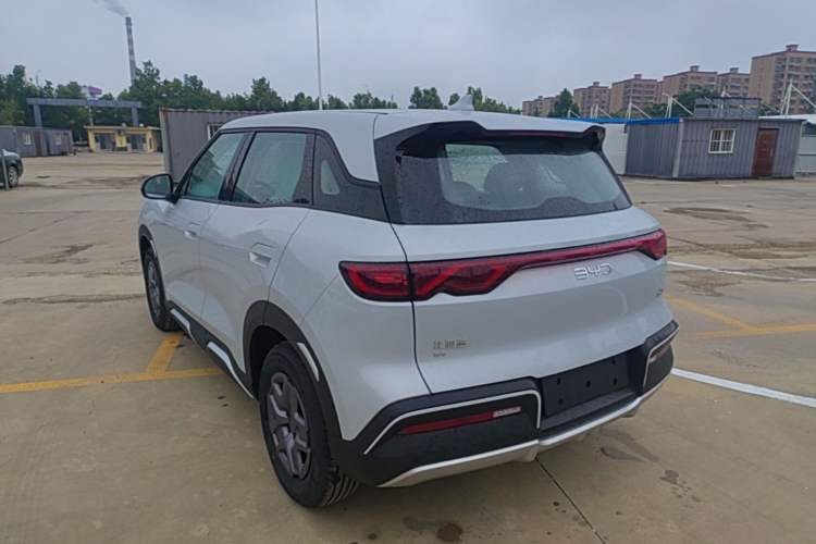 Used BYD Yuan UP 2025 Model 301KM Leading Version Exterior 2
