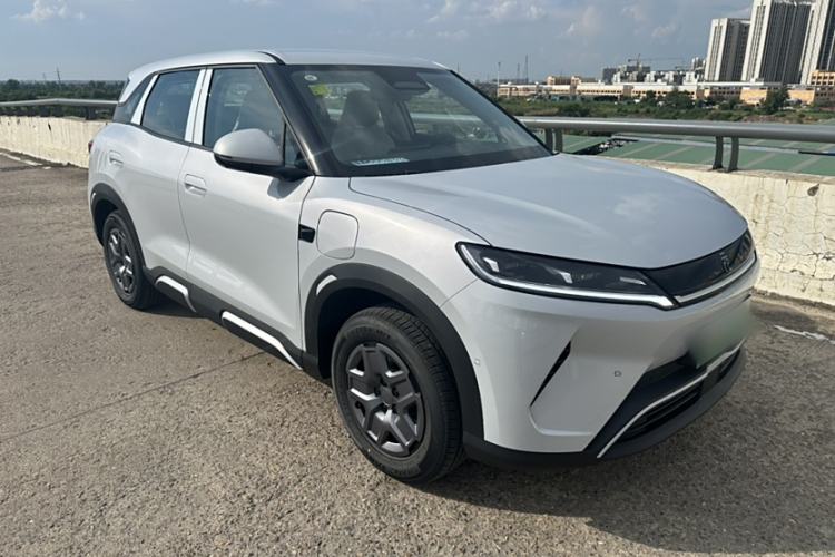 Used BYD Yuan UP 2025 Intelligent Driving Version 401 KM Dynamic Edition Exterior 2