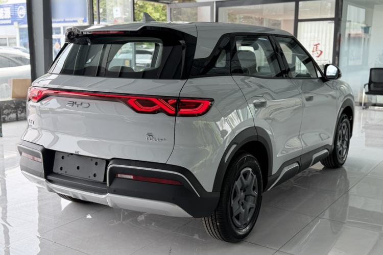 Used BYD Yuan UP 2025 Model 301KM Leading Version Exterior 2